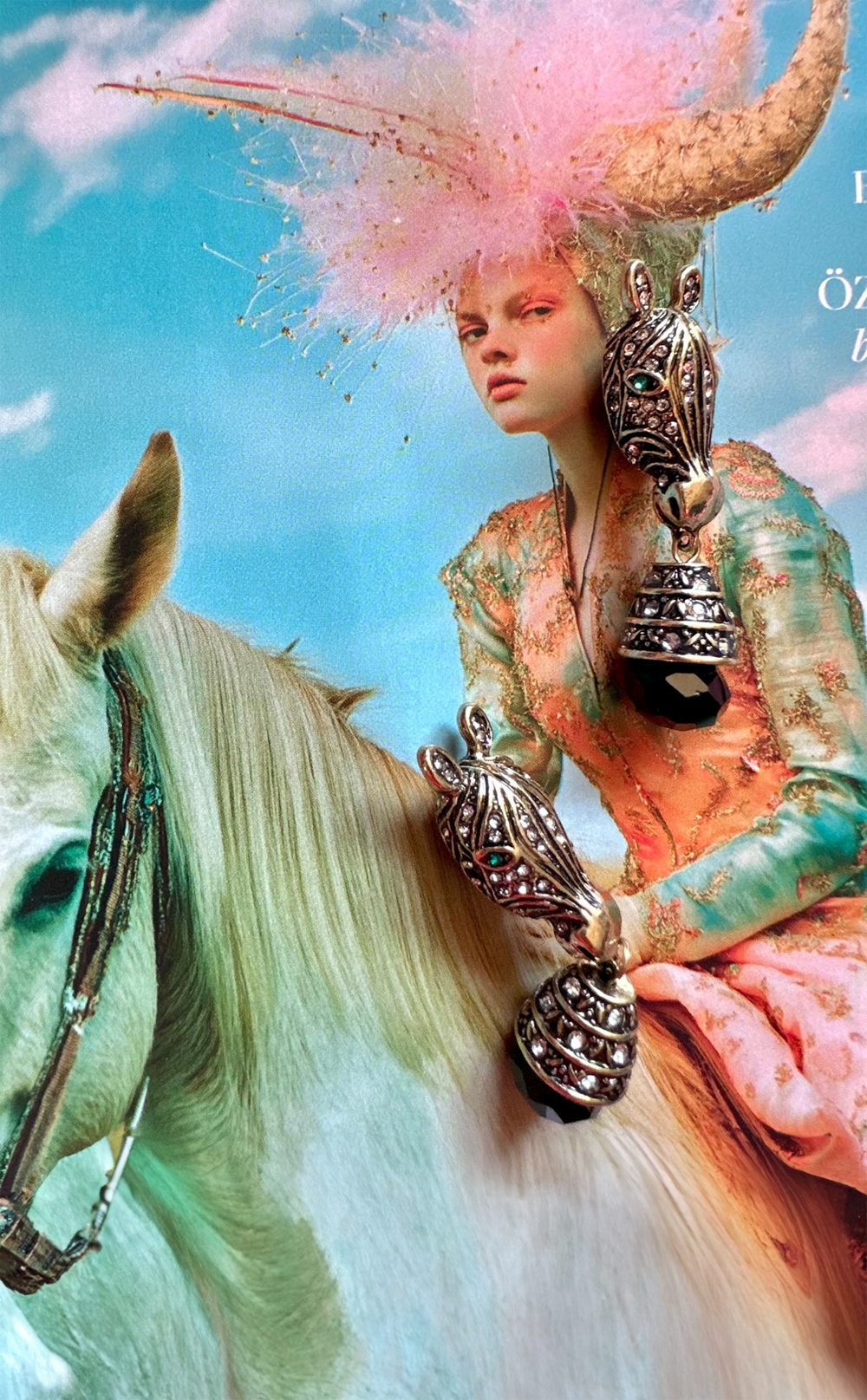 Gece Atı Özel Tasarım Küpe